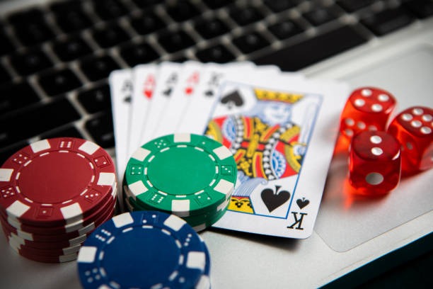 Live dealer at Habanero blackjack table on inova77